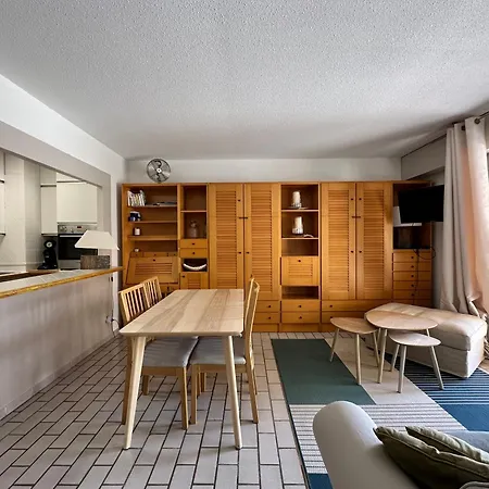 Hyetai Pour 4 Personnes Face Au Port à Hyères