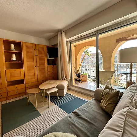 Appartement Hyetai Pour 4 Personnes Face Au Port à Hyères